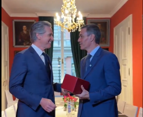 pedro sanchez regala el quijote