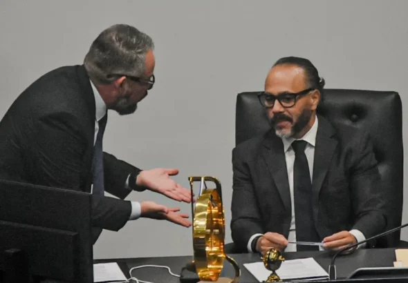 5-Oficialismo-R